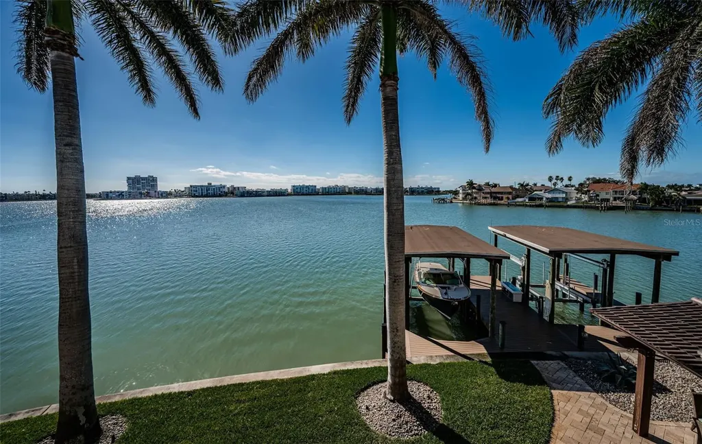 7800 9th Avenue S St Petersburg FL 33707