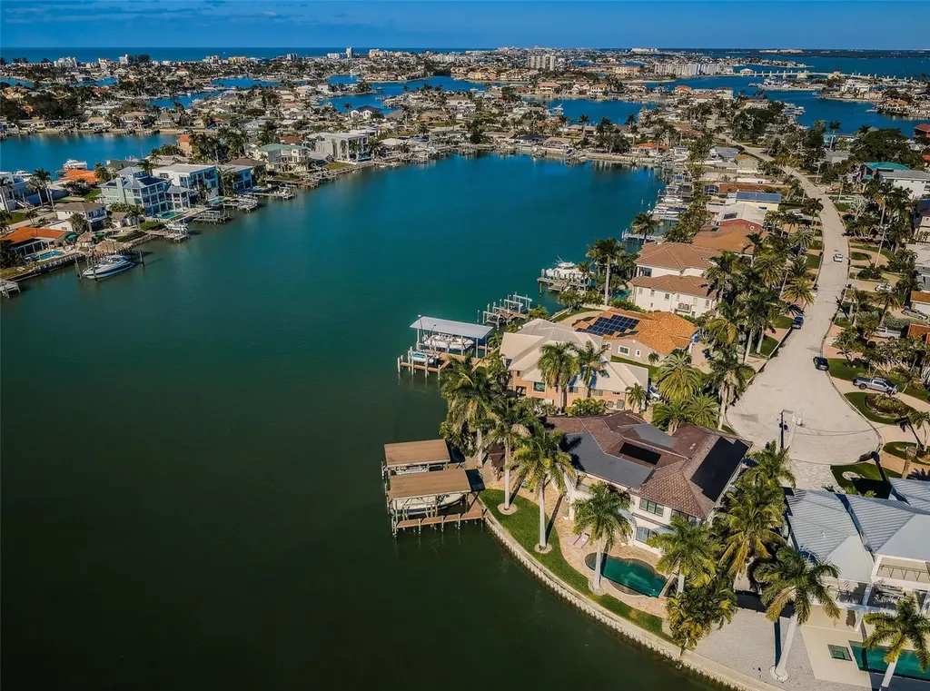 7800 9th Avenue S St Petersburg FL 33707
