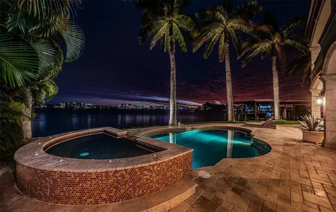 7800 9th Avenue S St Petersburg FL 33707