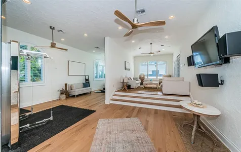7800 9th Avenue S St Petersburg FL 33707