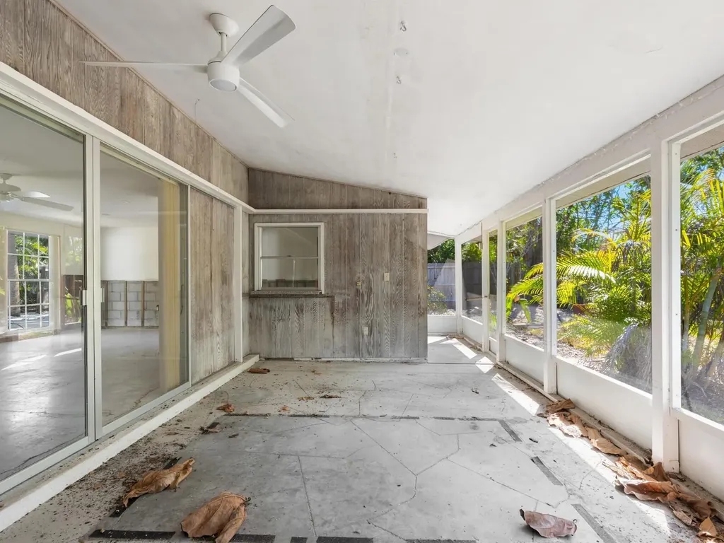 734 Canal Road Sarasota FL 34242