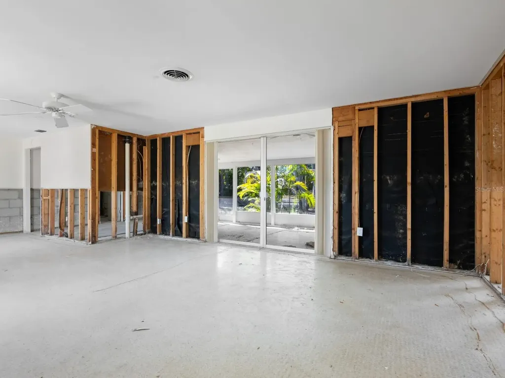 734 Canal Road Sarasota FL 34242