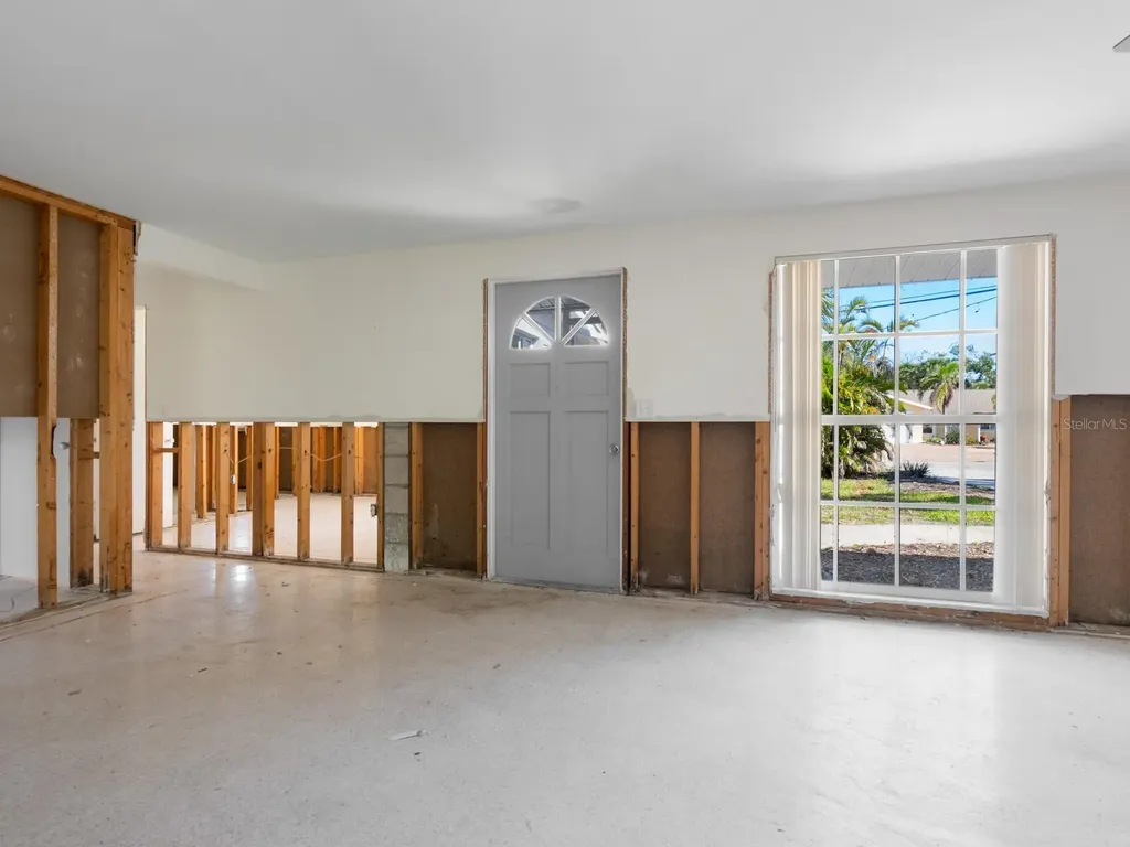 734 Canal Road Sarasota FL 34242