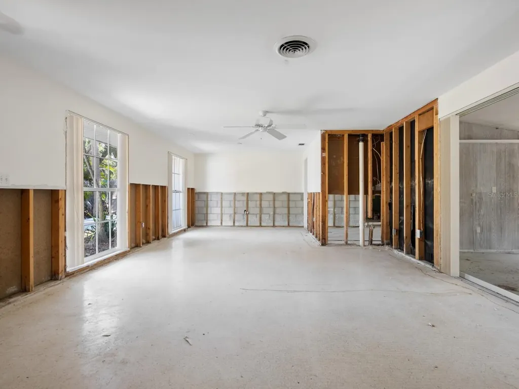 734 Canal Road Sarasota FL 34242