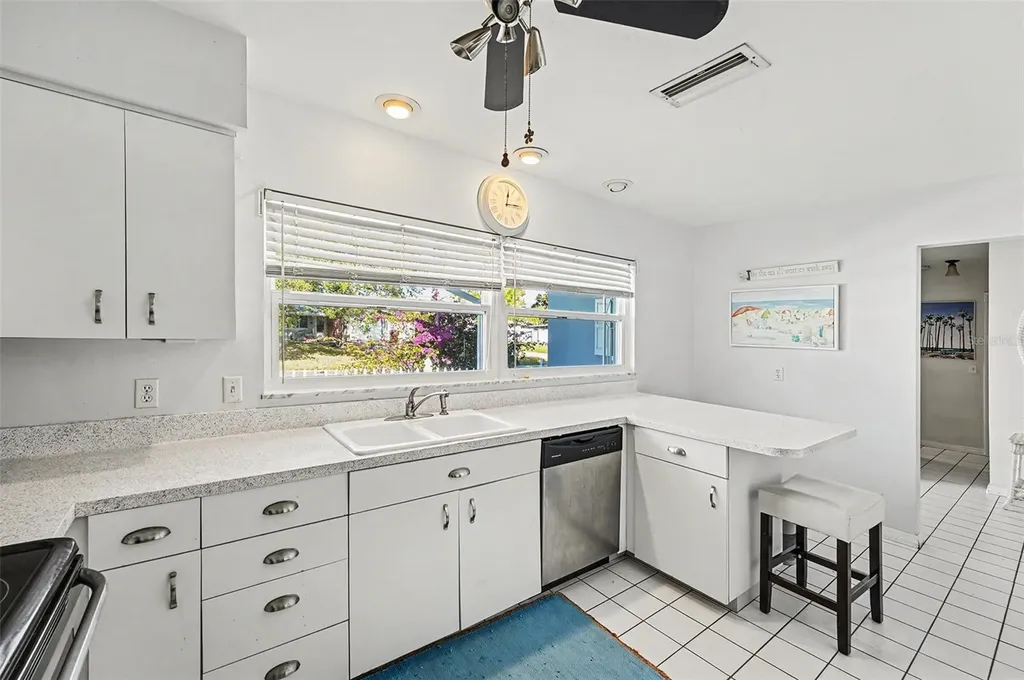 2111 Timber Lane Clearwater FL 33763