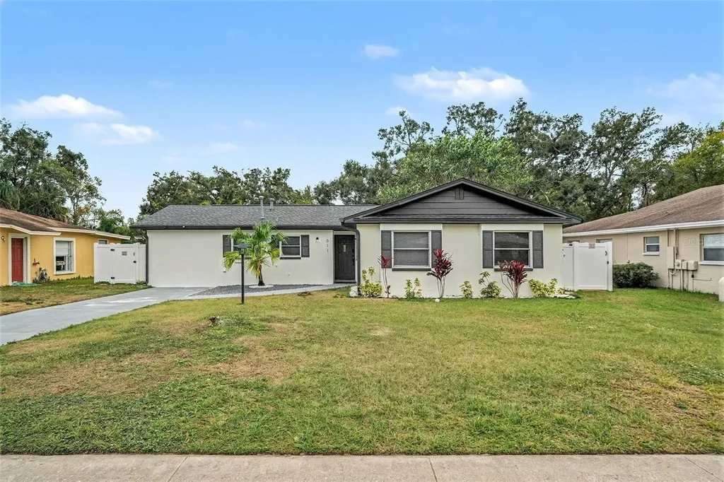 611 Huntington Street Brandon FL 33511