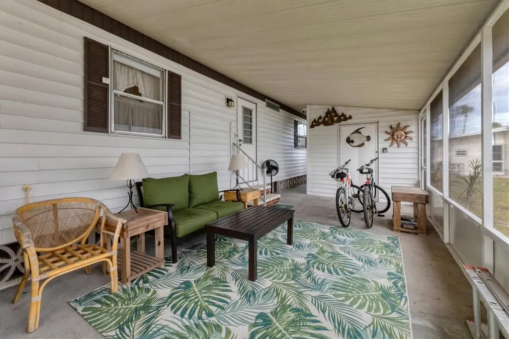 24 S Easter Island Circle Englewood FL 34223