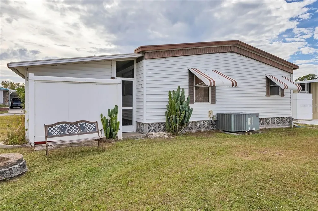 24 S Easter Island Circle Englewood FL 34223