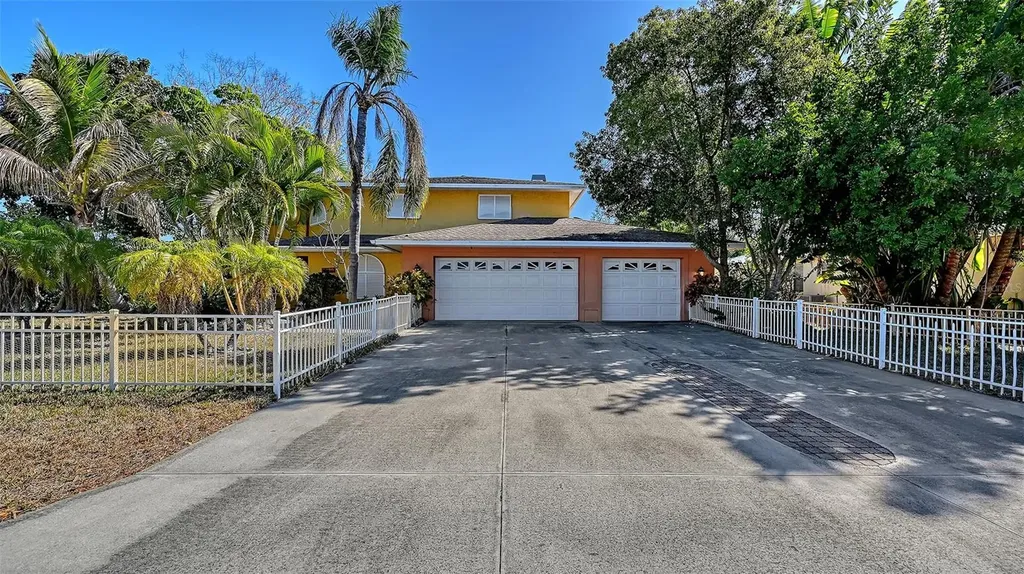 2429 Whippoorwill Circle Sarasota FL 34231