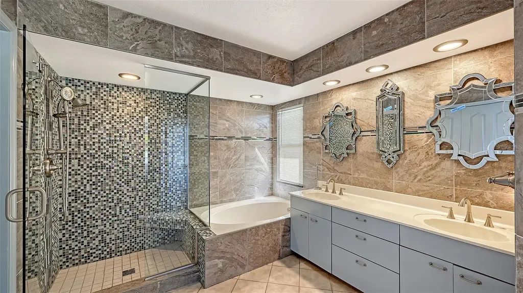2429 Whippoorwill Circle Sarasota FL 34231