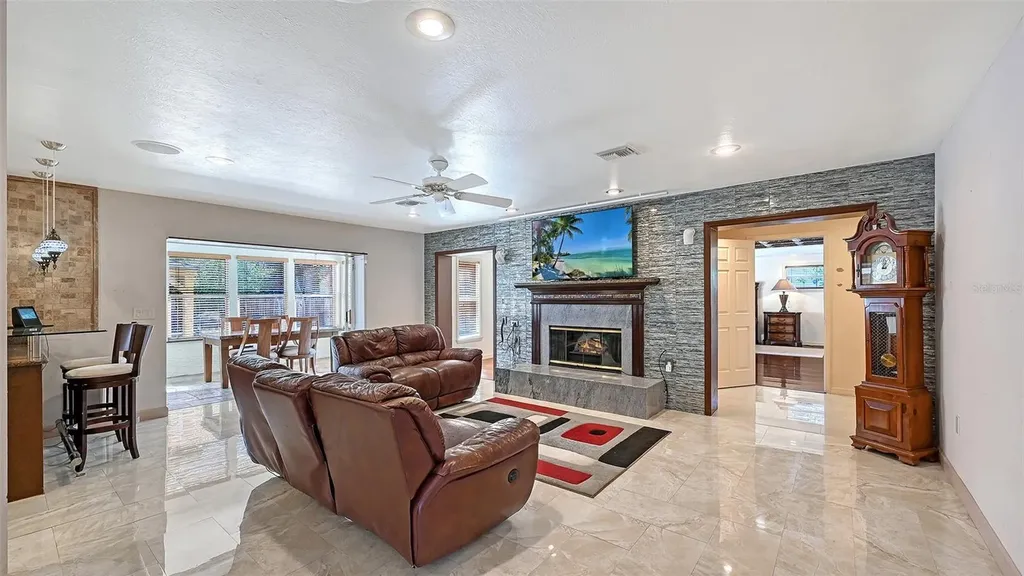 2429 Whippoorwill Circle Sarasota FL 34231