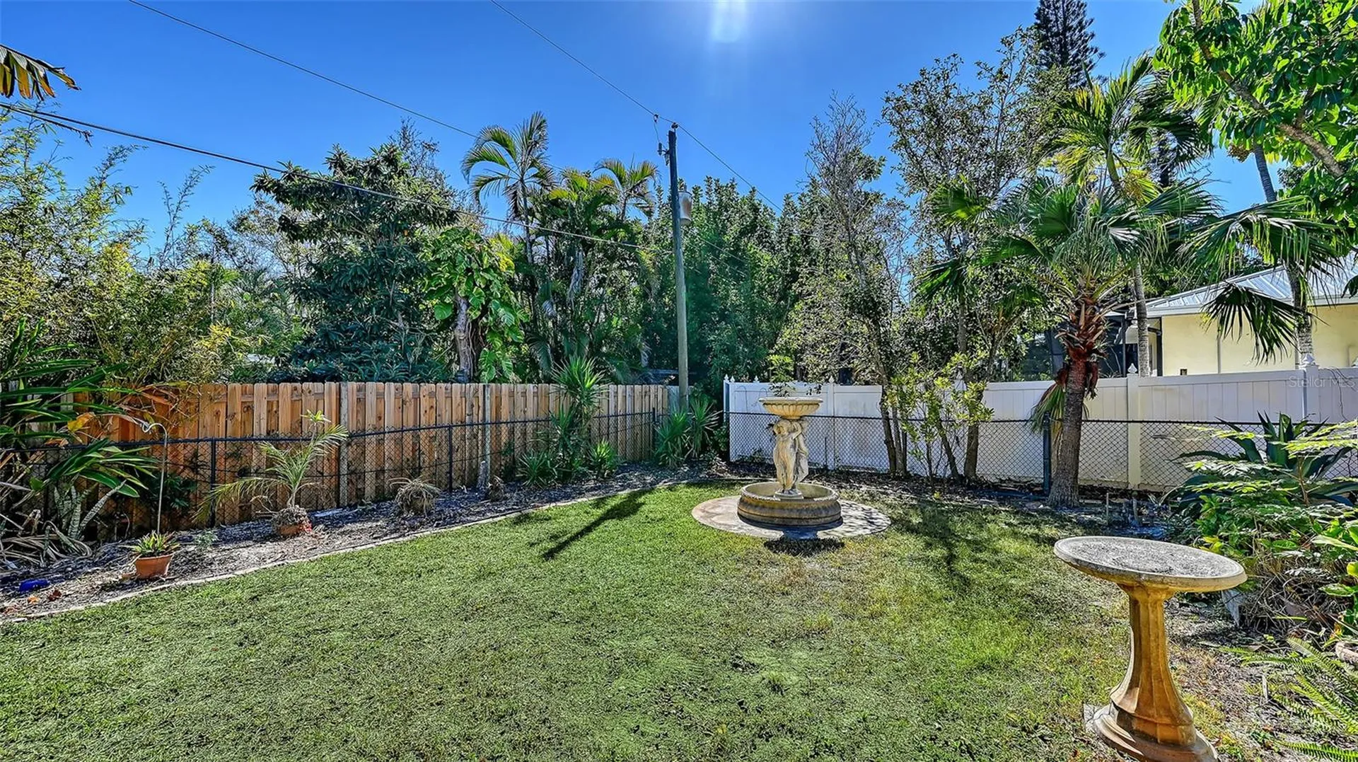 2429 Whippoorwill Circle Sarasota FL 34231