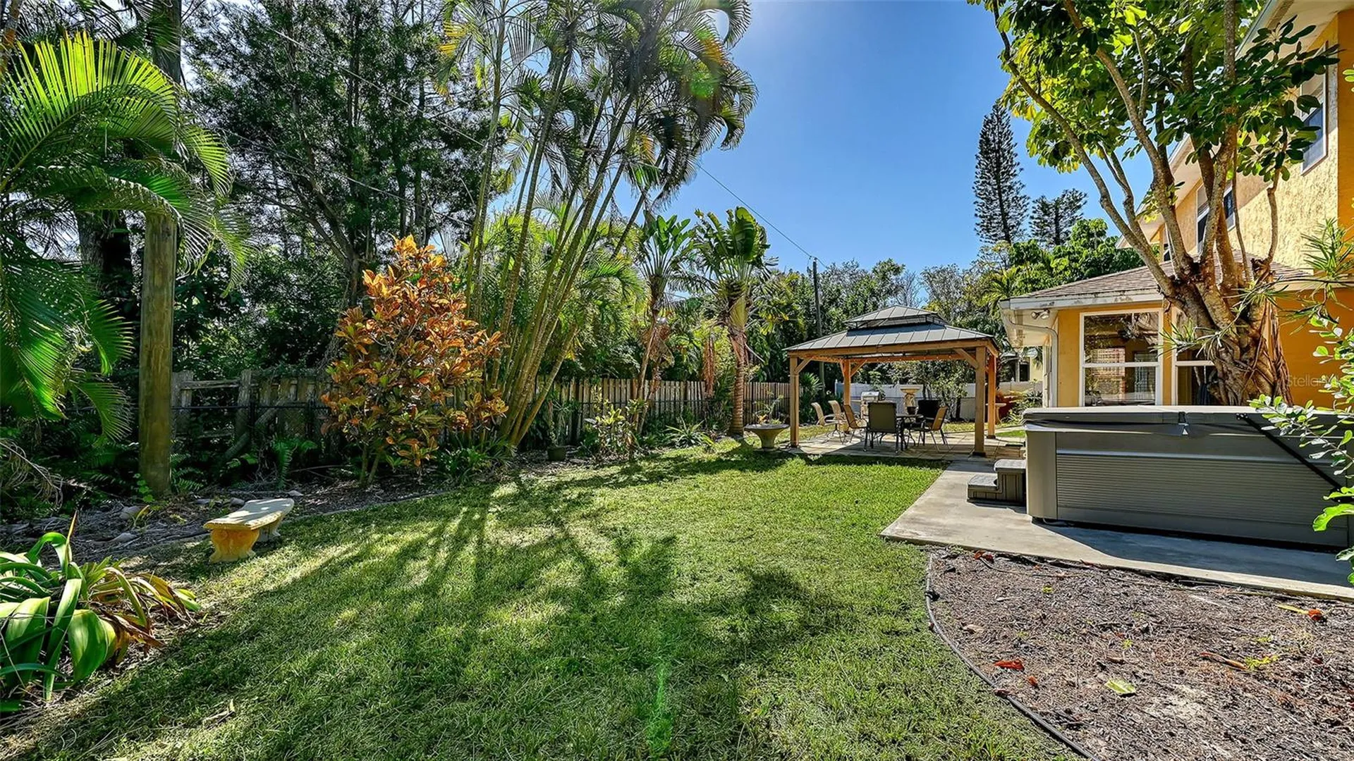 2429 Whippoorwill Circle Sarasota FL 34231