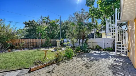 2429 Whippoorwill Circle Sarasota FL 34231