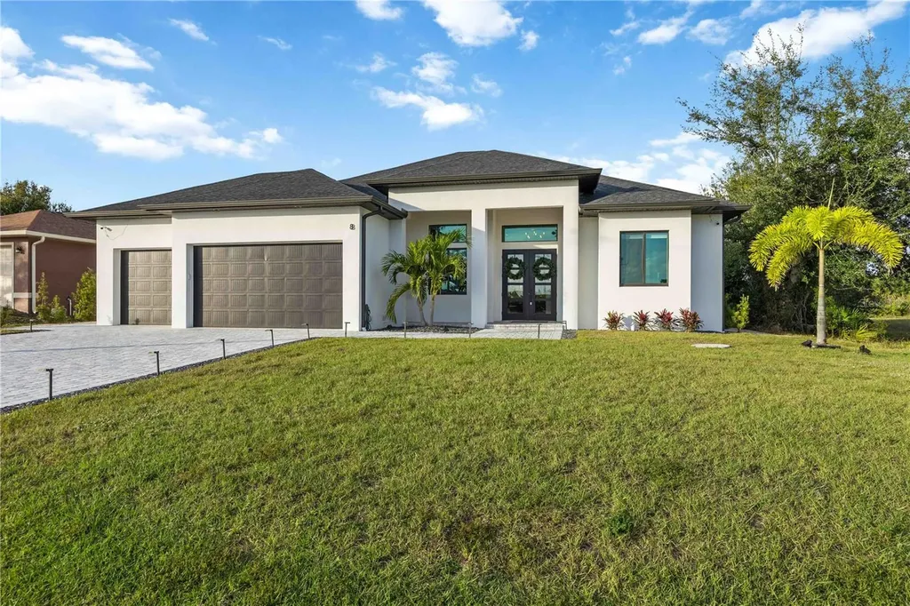 8 Idle Court Placida FL 33946