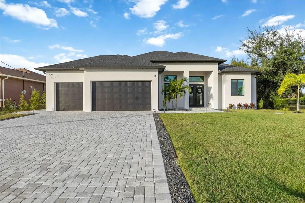 8 Idle Court Placida FL 33946