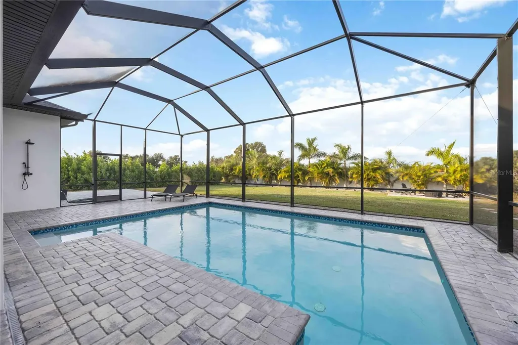 8 Idle Court Placida FL 33946