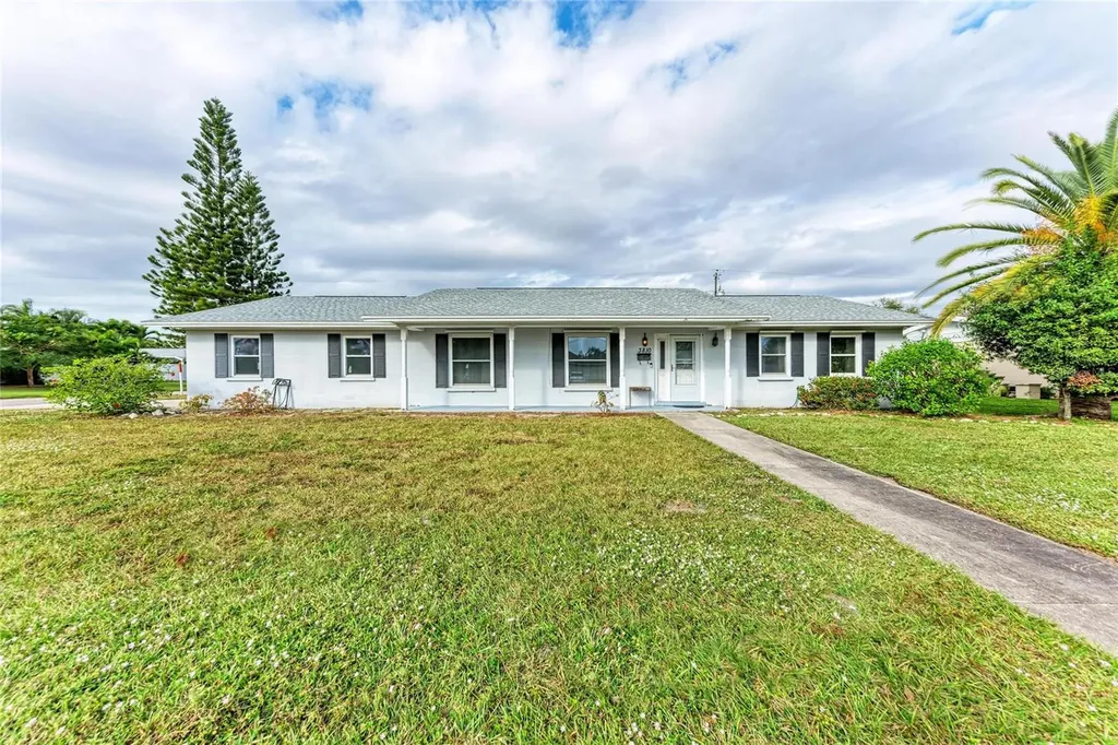 3810 18th Avenue W Bradenton FL 34205