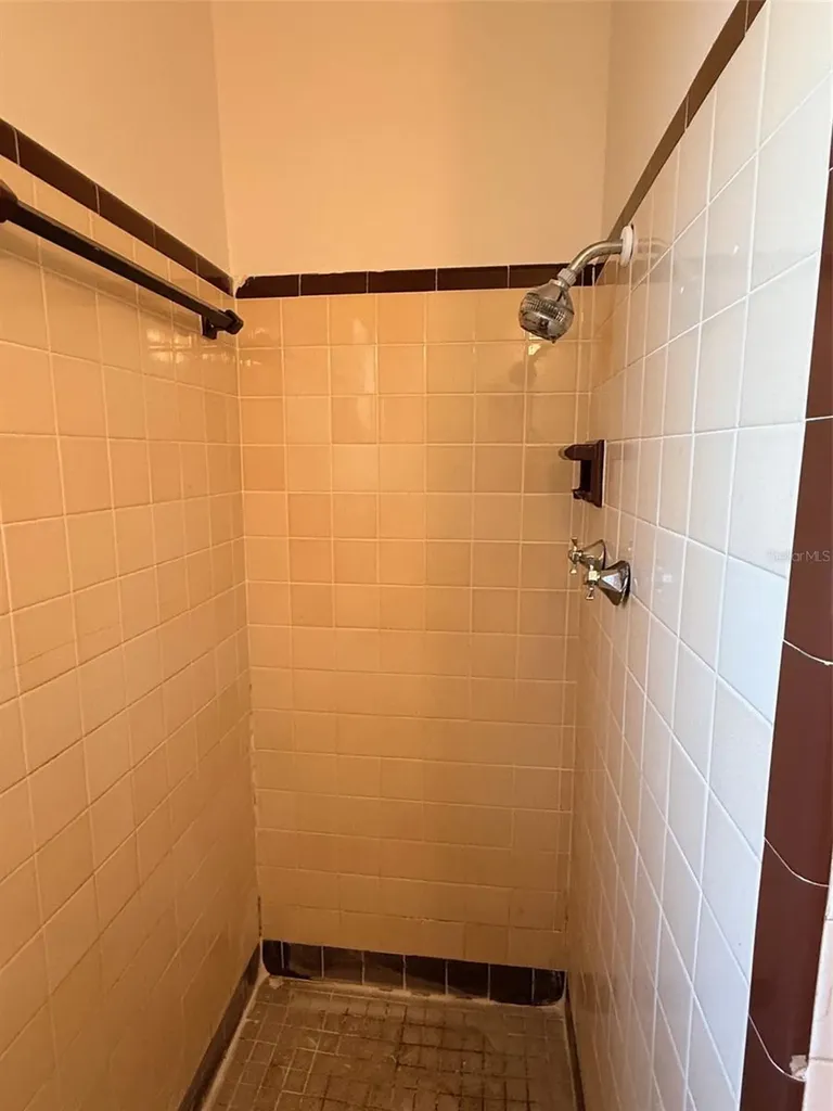 2404 10th Street W Bradenton FL 34205