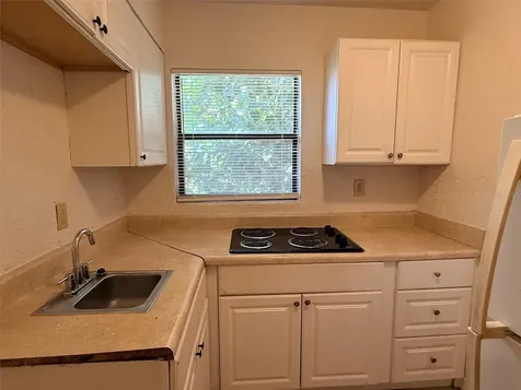2404 10th Street W Bradenton FL 34205
