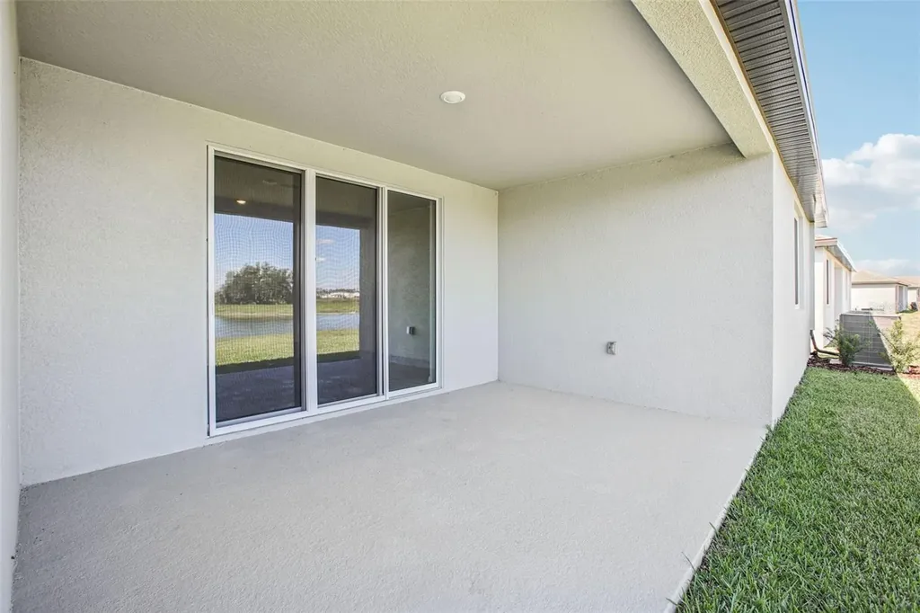 1740 Draughton Drive Zephyrhills FL 33541