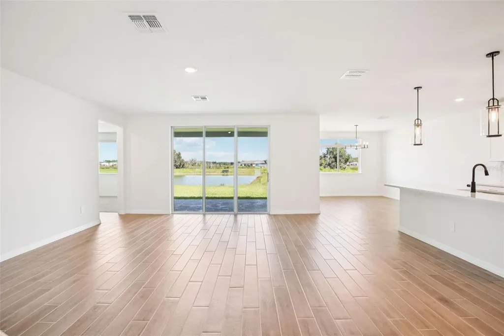 1740 Draughton Drive Zephyrhills FL 33541