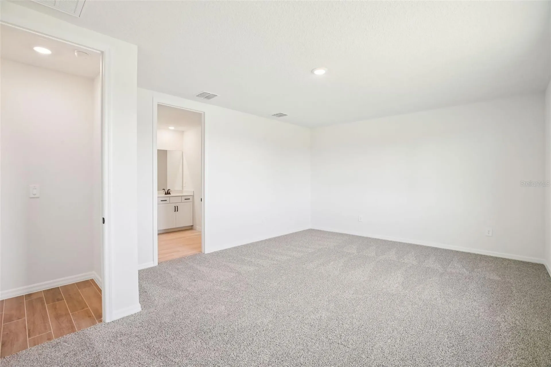 1740 Draughton Drive Zephyrhills FL 33541