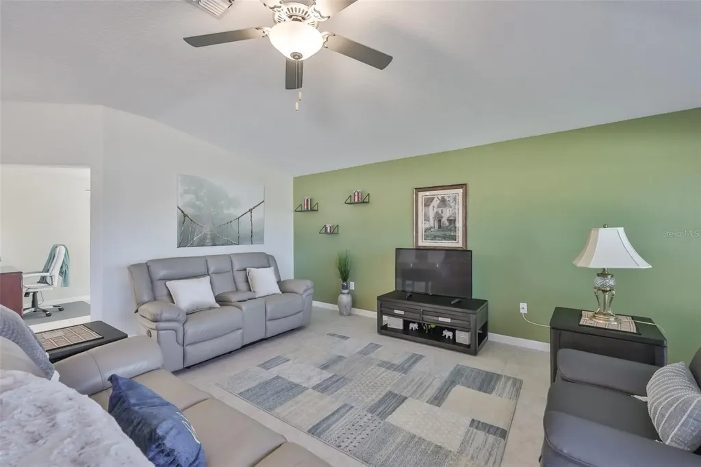 13575 Willow Bluestar Loop Riverview FL 33579