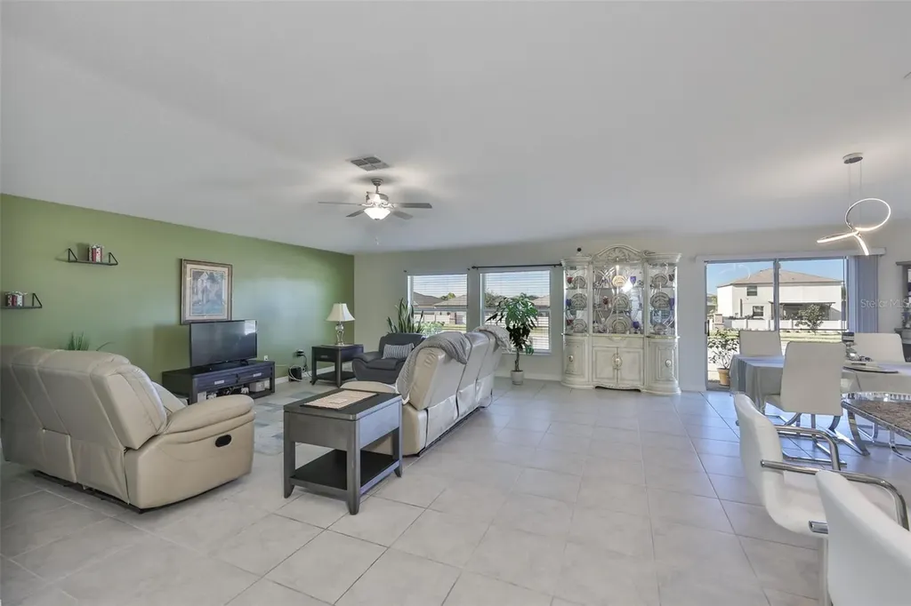13575 Willow Bluestar Loop Riverview FL 33579