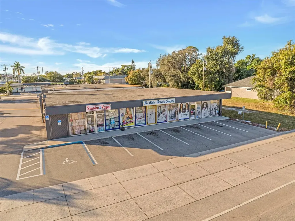 1940 Jefferson Ave, 1937-1945 & 1938-1946 Suwanee Avenue Fort Myers FL 33901