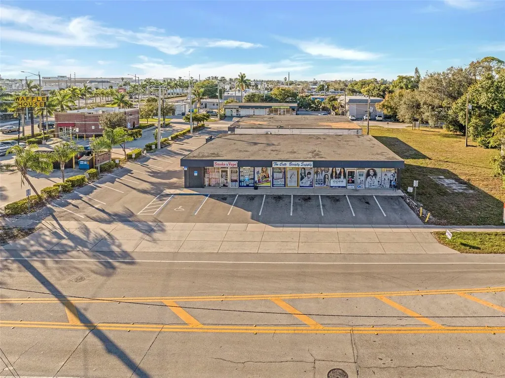 1940 Jefferson Ave, 1937-1945 & 1938-1946 Suwanee Avenue Fort Myers FL 33901