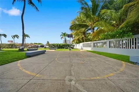 4327 Avenue Isla Verde Carolina PR 00979