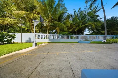 4327 Avenue Isla Verde Carolina PR 00979
