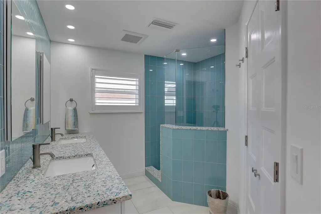 4401 43rd Street S St Petersburg FL 33711