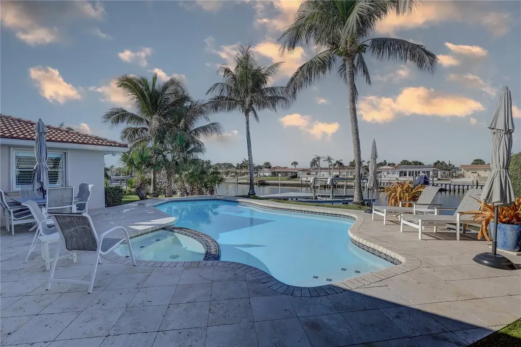4401 43rd Street S St Petersburg FL 33711