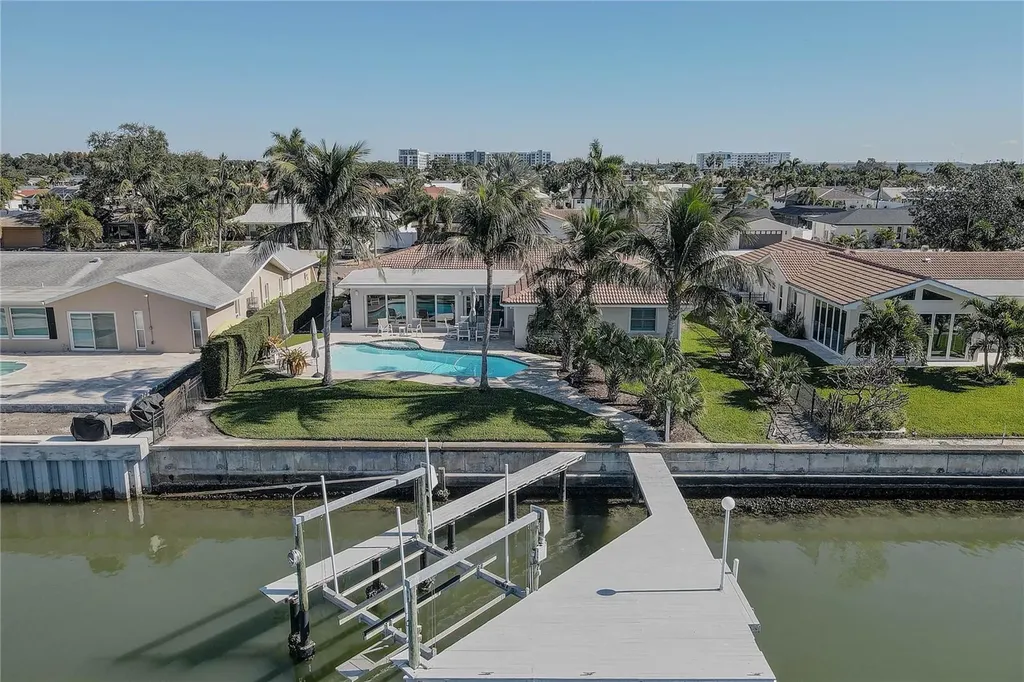 4401 43rd Street S St Petersburg FL 33711