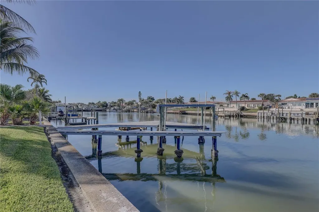 4401 43rd Street S St Petersburg FL 33711