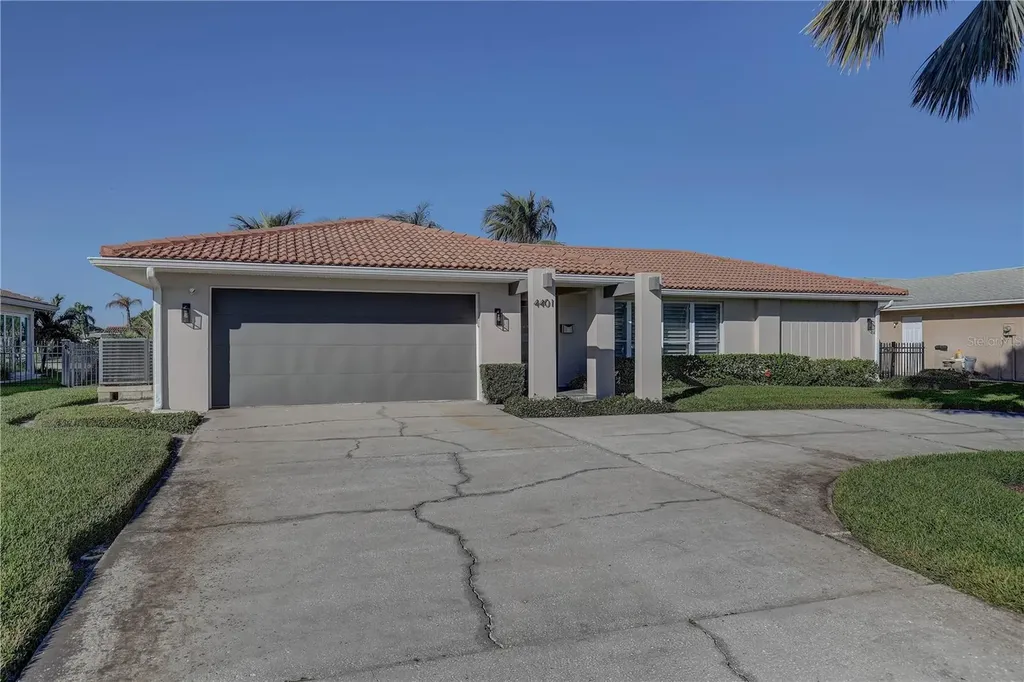 4401 43rd Street S St Petersburg FL 33711