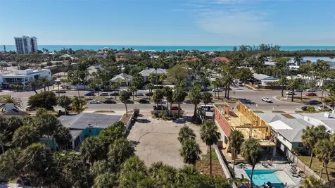 130 N Boulevard Of The Presidents Sarasota FL 34236