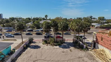 130 N Boulevard Of The Presidents Sarasota FL 34236