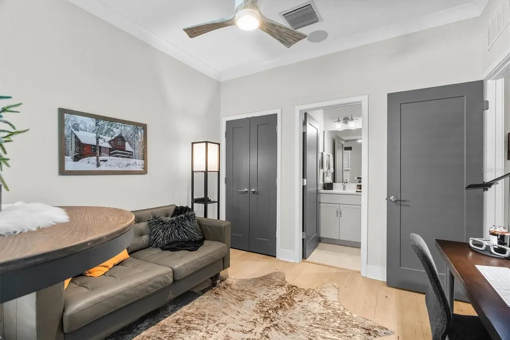 946 Highland Avenue Dunedin FL 34698