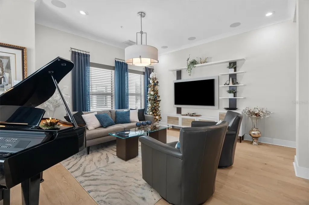 946 Highland Avenue Dunedin FL 34698