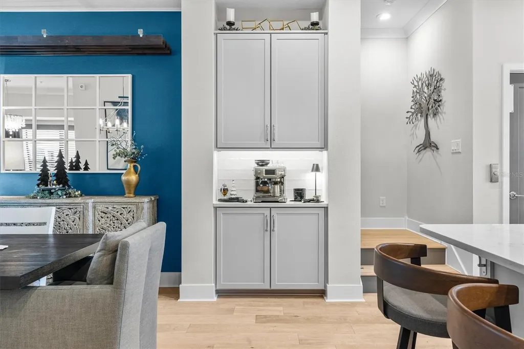 946 Highland Avenue Dunedin FL 34698