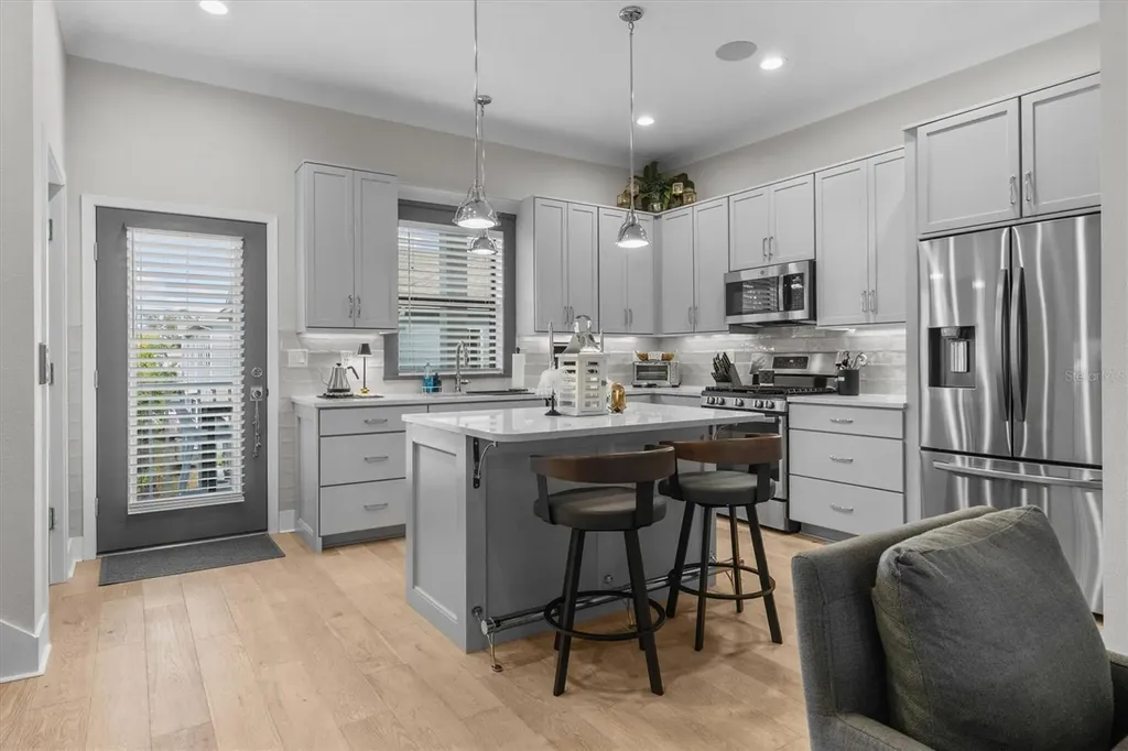 946 Highland Avenue Dunedin FL 34698