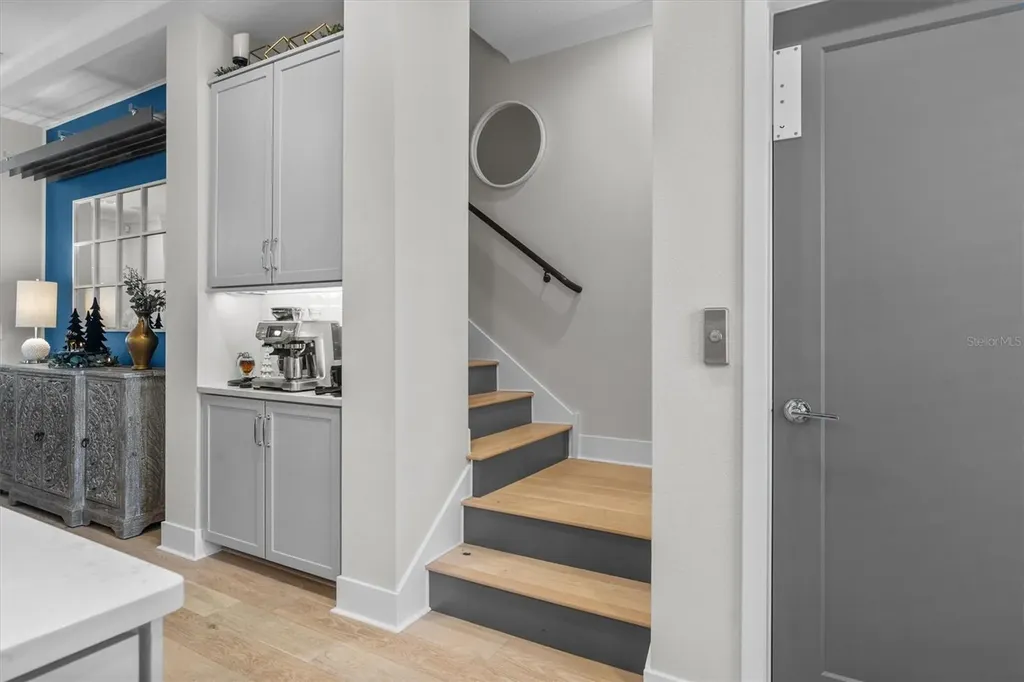 946 Highland Avenue Dunedin FL 34698