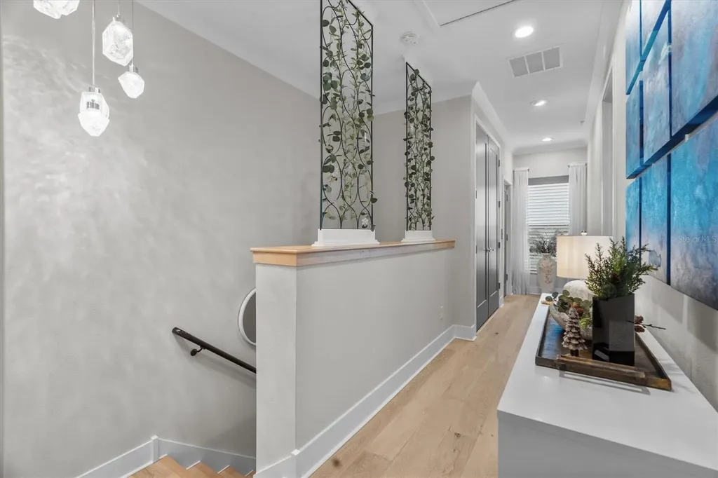 946 Highland Avenue Dunedin FL 34698