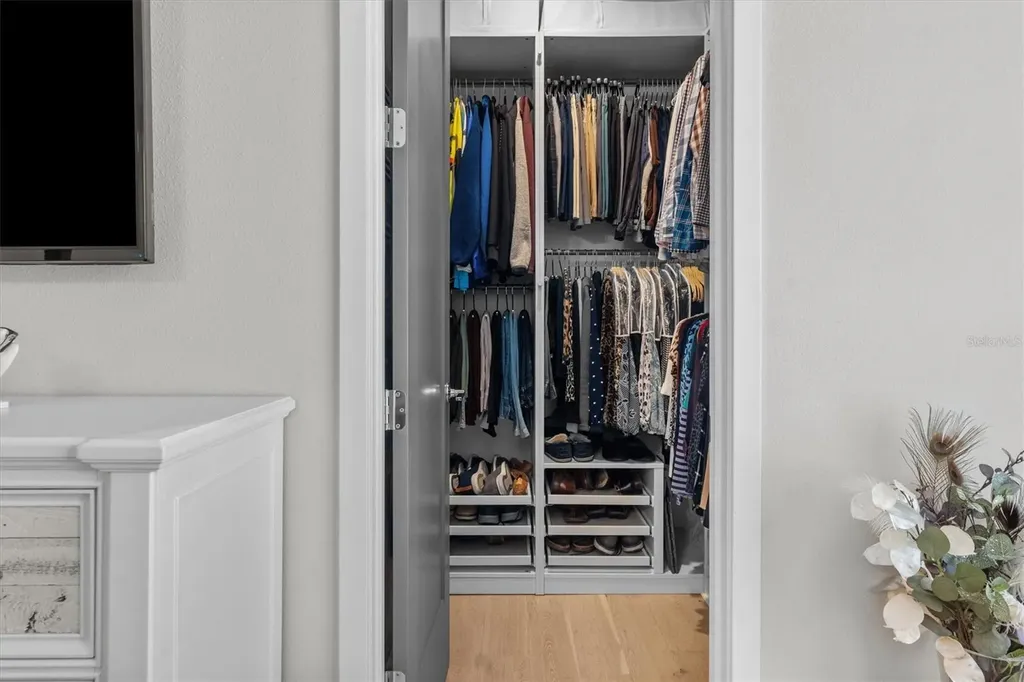 946 Highland Avenue Dunedin FL 34698