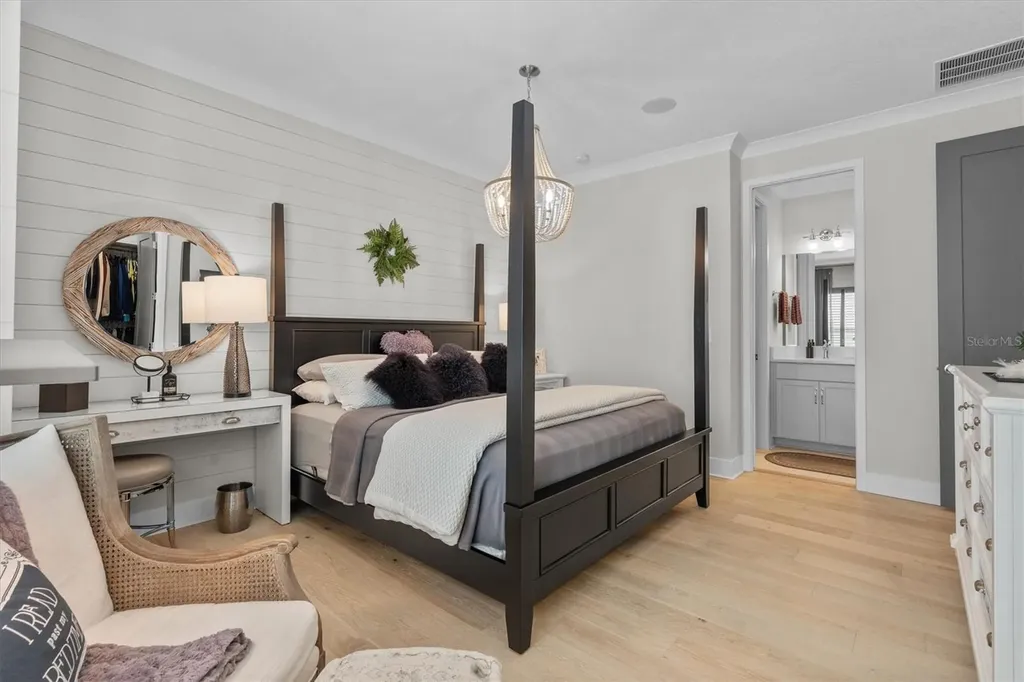 946 Highland Avenue Dunedin FL 34698