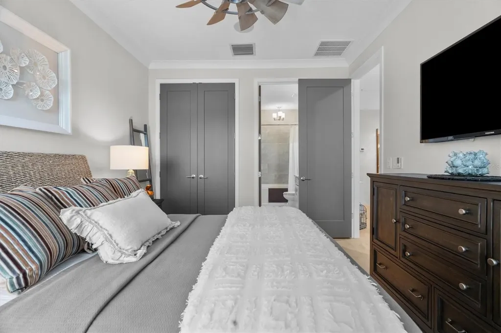 946 Highland Avenue Dunedin FL 34698