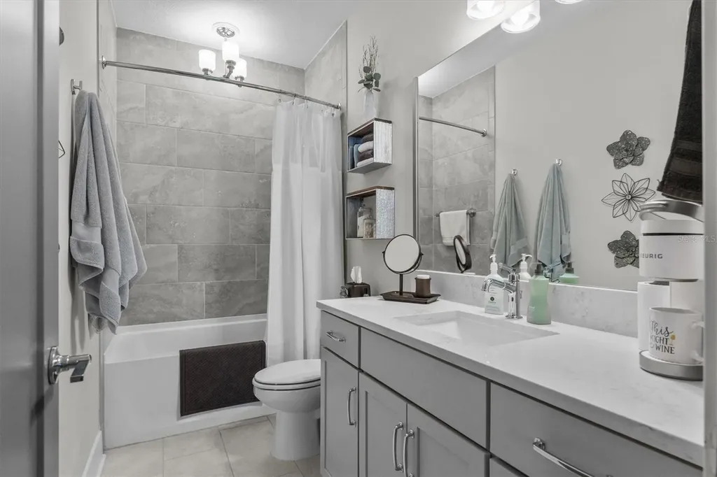 946 Highland Avenue Dunedin FL 34698